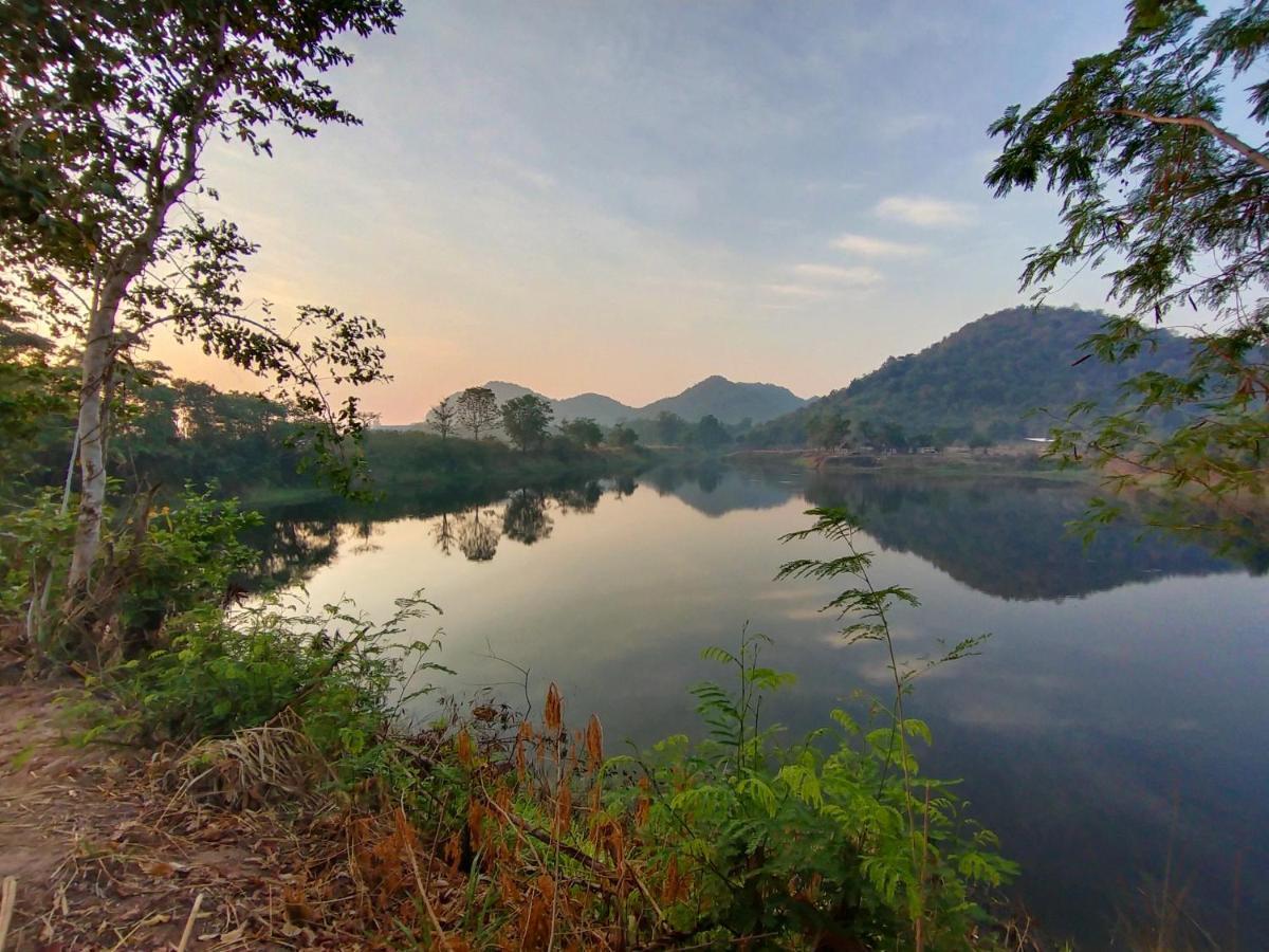 Royal Mountain View Villa Ratchaburi Bagian luar foto