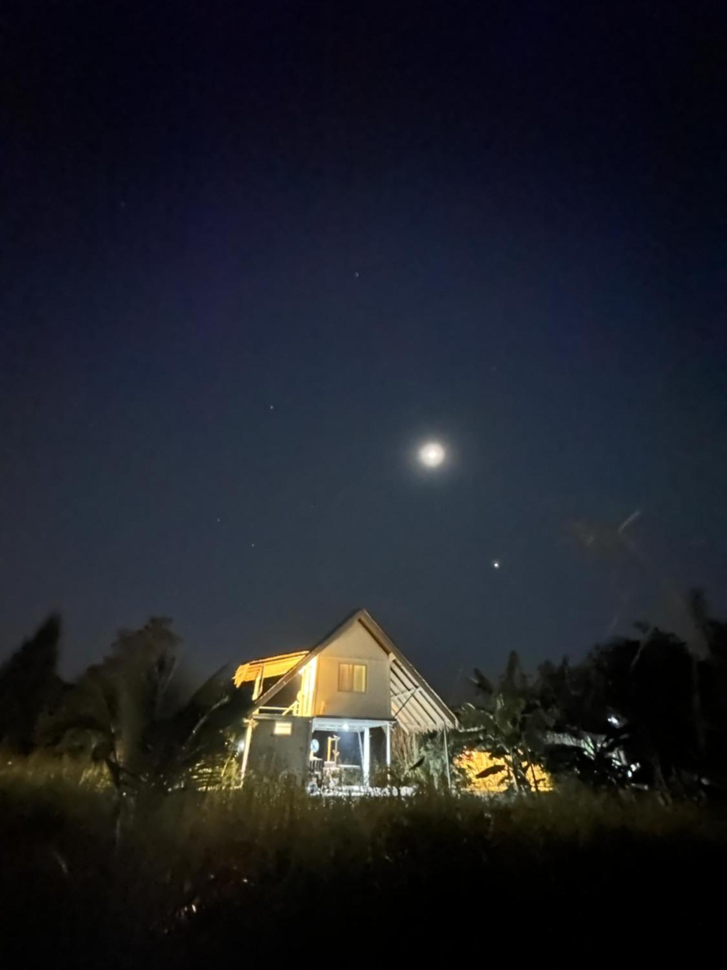 Royal Mountain View Villa Ratchaburi Bagian luar foto